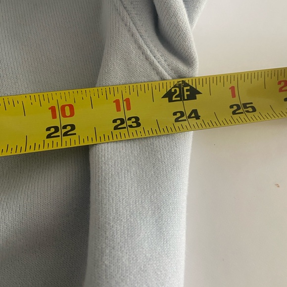 Levi’s cropped sweatshirt - Picture 8 of 11